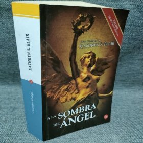 A LA SOMBRA DEL ÁNGEL 西班牙语