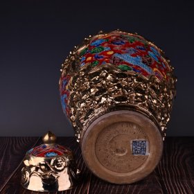 元白浒孤窑法华彩麒麟多宝鎏金花卉纹梅瓶