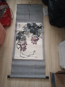 宽人国画一副