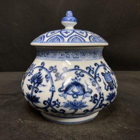 青花盖罐，八宝，