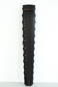 珍藏木胎漆器镶点贝壳民族古琴乐器，长122厘米宽20厘米厚10厘米