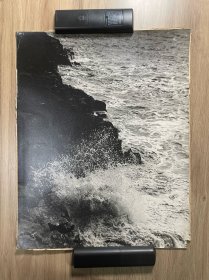 60年代老照片 惊涛拍岸 尺寸：40*32cm