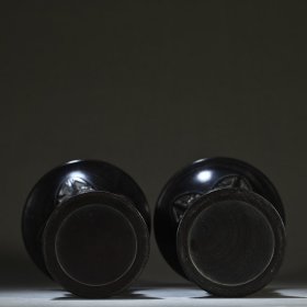 清代 紫檀饕餮蕉叶纹花觚一对