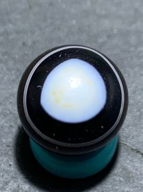 亚光药师玛瑙天眼随形圆珠一颗！
