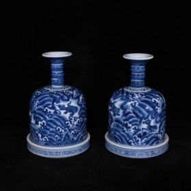 大明宣德青花海水海怪纹摇铃尊20×13厘米