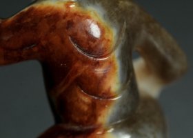 和田玉胡人把件重量:72克高6.3厘米、宽4厘米、厚3厘米