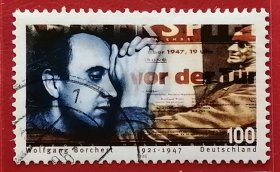 德国邮票 1996年 废墟文学作家沃尔夫冈 博歇尔特 1全信销 1921年出生，他二十六年的短暂生命中，真正用于文学创作的只有一年，代表作：短篇小说《面包》。博尔歇特发出了对战争最强烈的控诉和反思、对人性最温暖的向往和赞颂