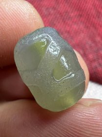 藏传 爆老百年以上 天然冰绿玛瑙 雕刻长寿甲 天珠 包浆老道 氧化清晰 品相如图 15*11MM