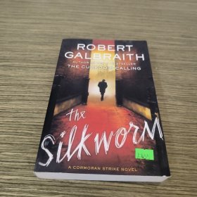 The Silkworm (A Cormoran Strike Novel)蚕，美国版