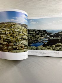 Peak District Panoramas：Stunning photographs of Britain’s Wild heartland 山顶区全景：英国野生心脏地带的令人惊叹的照片（2005年原版）精装如图、内页干净