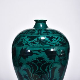 瓷器 元至正八年孔雀绿釉牡丹花卉纹梅瓶 高43厘米 宽20厘米