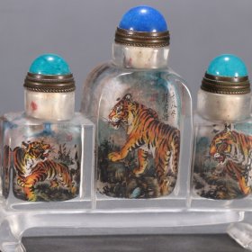 清 琉璃内画虎纹三连鼻烟壶