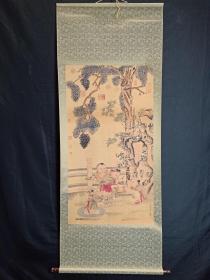编号D646，四尺中堂画—玩婴图，实物拍摄 
作者：仇英
材质：宣纸
装裱尺寸：174×77cm
画芯尺寸：104x57cm