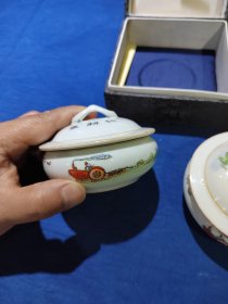 朱砂，金色印泥，自配印泥缸，60.70时年代景德镇瓷缸