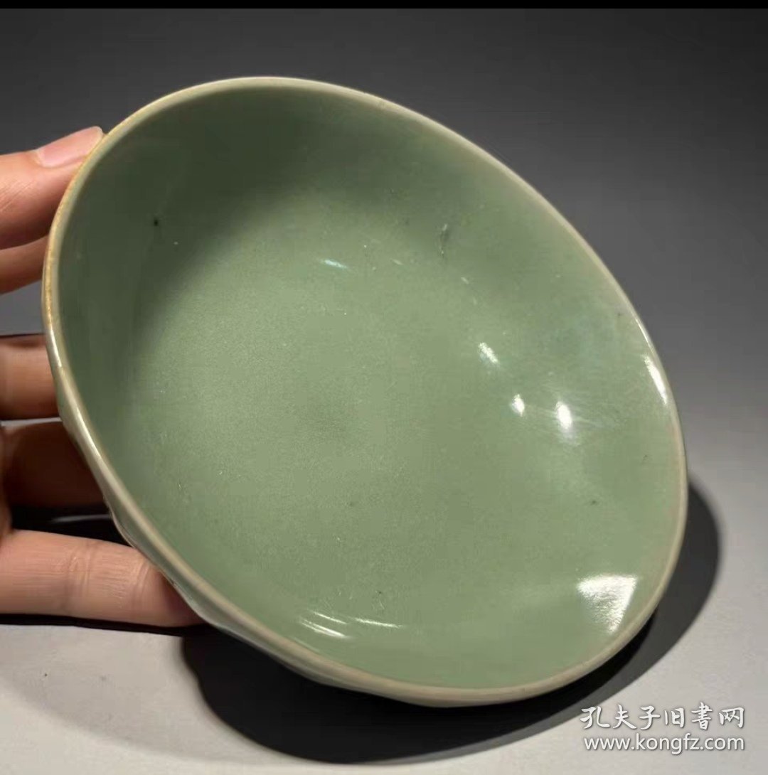 南宋龙泉窑印莲纹洗