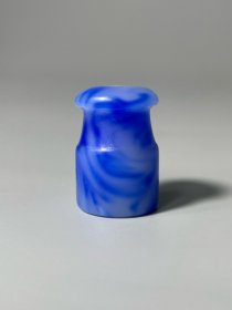 清代京作绞胎蓝琉璃小烟嘴，全品，高2.7厘米，宽1.8厘米，100元