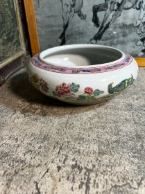 80年代，景德镇手绘孔雀笔洗一只y