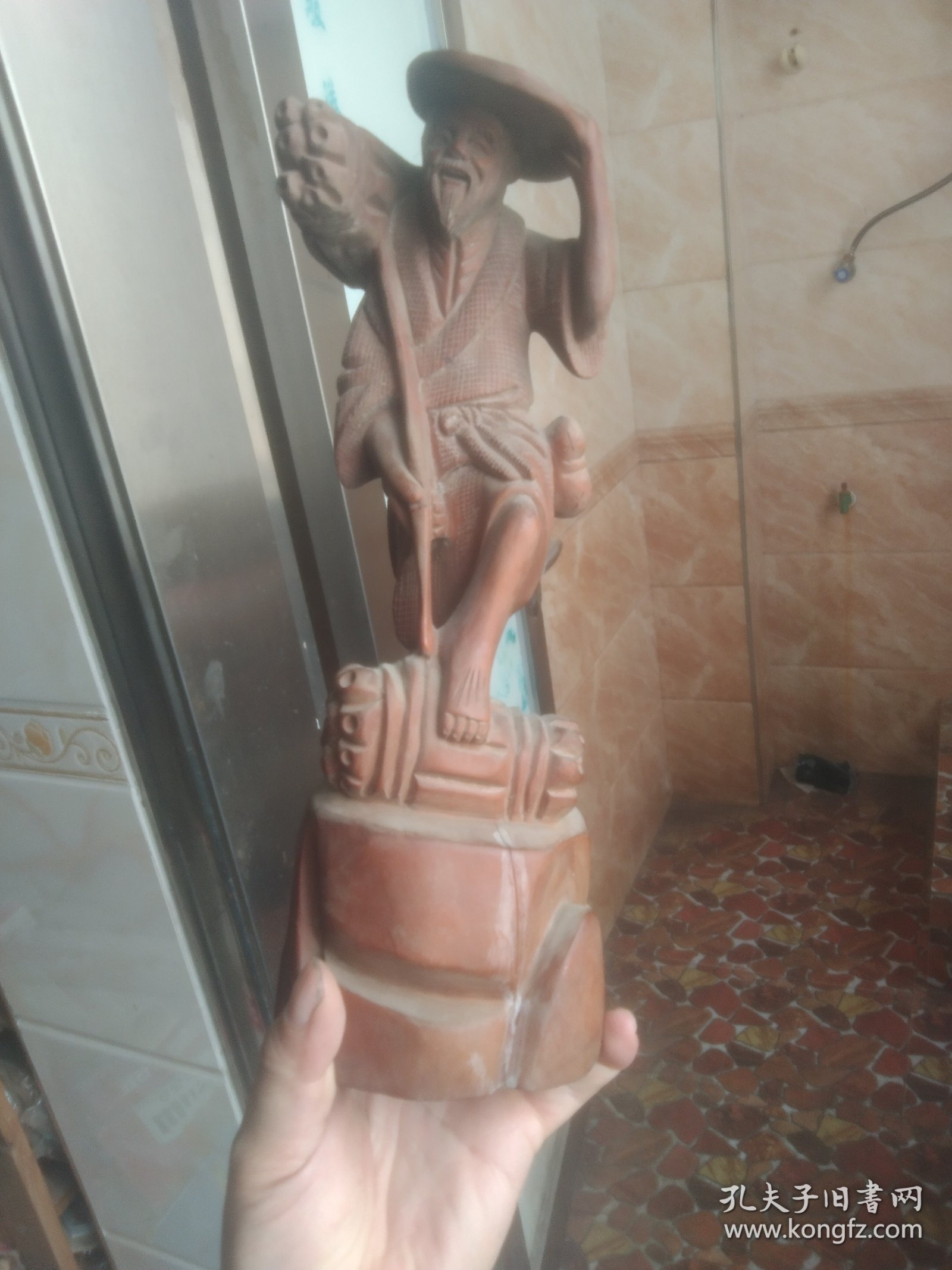 黄杨木纯手工刻樵夫 底有裂纹 卖个手工钱都不够高32Cm