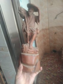 黄杨木纯手工刻樵夫 底有裂纹 卖个手工钱都不够高32Cm