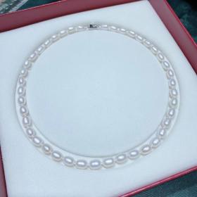 天然淡水珍珠7-8毫米水滴珠项链，强光微暇，送礼品盒。