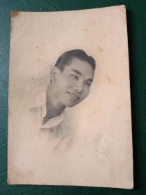 《民国帅哥照片》1949年泰国华侨国铭寄国内兄老照片