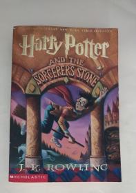 Harry Potter and Sorcerer's Stone哈利波特与魔法石（英文版）