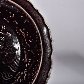 旧藏 元祭红釉雕刻云龙纹菱口折沿盘 高5厘米 宽34厘米