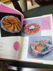 中国烹饪世界大赛冠军菜点 （由辽宁省辽宁菜系研究会会长张旭辉编写，此次中国国家烹饪队的22名厨师和教练员，是来自中国各地的优秀厨师。此次收获两金一银一铜，是中国国家烹饪队征战国际烹饪大赛所取得的最佳成绩，充分证明了中国厨师的实力，也向世界舞台展现了中餐的魅力所在。）