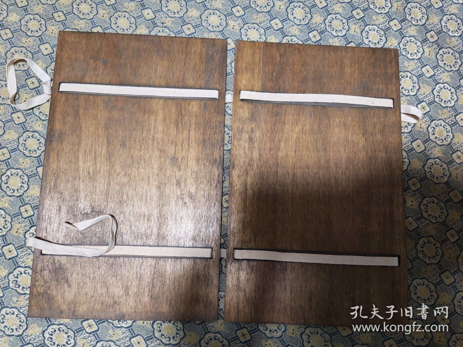 馆藏流出！旧夹板一副！29.6*18.2cm；编号：03924