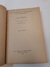 民国英汉合璧布面精装本《平民政治的基本原理》，民国十四年版，北京大学新潮社、湖南浏阳罗志希翻译，民国教育家、首任教育部长、北京大学教授前校长蒋梦麟先生校刊。具体如图所示，看好下拍，包邮不还价