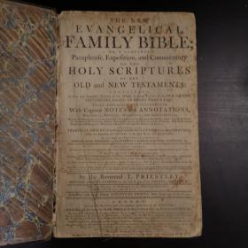 1793 The New Evangelical Family Bible 超级珍稀的18世纪巨著，超大开本，90幅极其珍贵的整页大开本铜版画！权威编辑出版，大量注释注解。超厚一本，全牛皮精装。开本39.5cmx26cmx9.5cm。封面和书脊之间有很大的裂缝，详见照片，但经过粘黏联结还算牢固。光是这90幅大开本的18世纪铜版画，单幅的价格就已不菲。