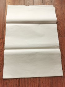 日本80年代手漉岩原纸，也称宇陀纸，93×64厘米，手工毛边未裁切，偏厚，属熟宣，九分熟。一百元4张。