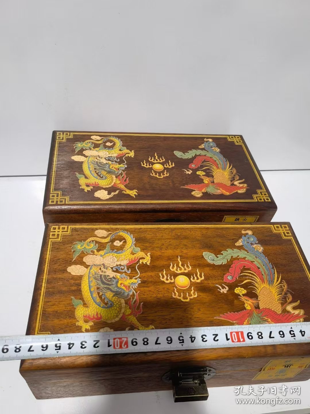 雕刻花梨木盒子