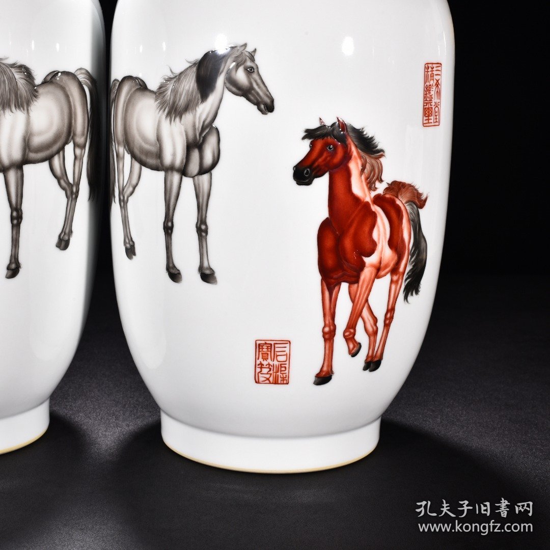 清乾隆郎世宁绘珐琅彩骏马纹灯笼瓶 高34厘米 宽18厘米