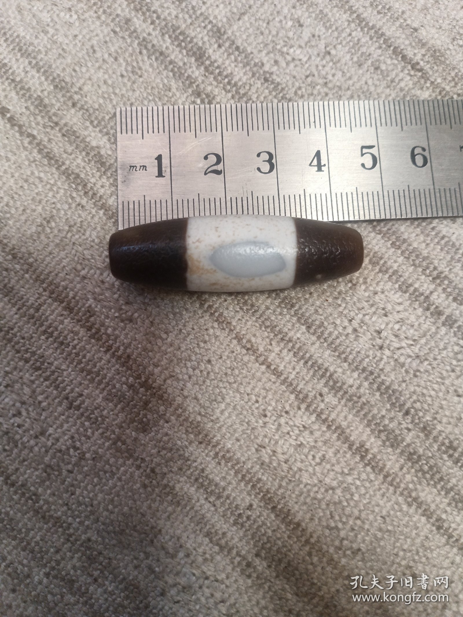 点击查看原图 天然线珠一眼天眼天珠一颗马蹄纹爆满放漏出