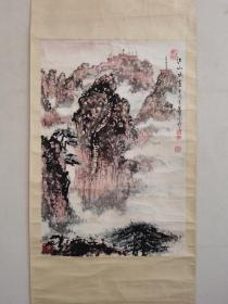 潘泽智，字若愚，山东画家，画心尺寸68x46，号大智。北京郭石夫大写意花鸟工作室画家、郭石夫画友会会员、潍坊翰墨指画艺术研究院院长理事长，九十年代原装原裱镜芯作品保真，品相如图自然旧