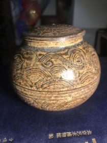 南宋吉州窑褐釉印花海波纹茶叶罐（吉州窑稀见品种）
