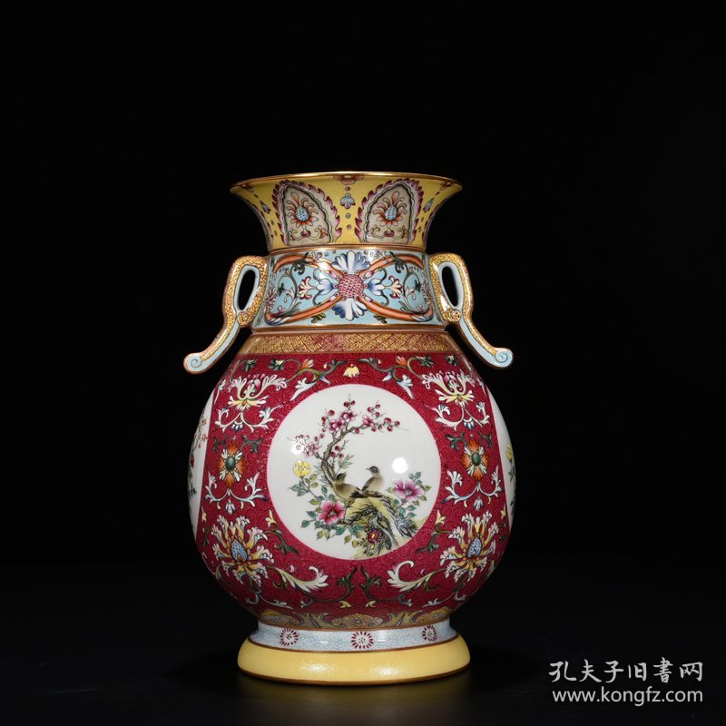 旧藏 清乾隆珐琅彩胭脂红轧道纹开窗四季花鸟纹转颈瓶 26.5*18厘米