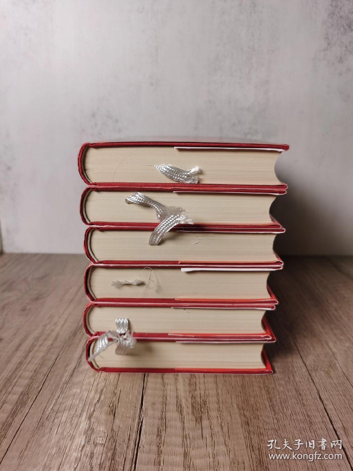 点击查看原图 古典文学三种—(老版书)《莎士比亚全集》(全六卷),莎士比亚著,朱生豪等译,大32开,布面精装带护封,人民文学出版社1994年一版,1997年2印。,《尼采》《威尼斯商人》,