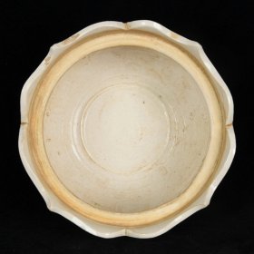 宋定窑雕刻莲花纹香薰炉 高13cm 直径14cm