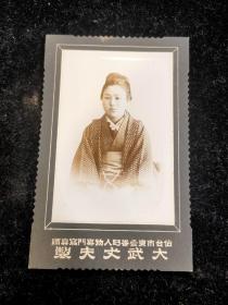 清末 日本明治时期蛋白照片 和服少女池上