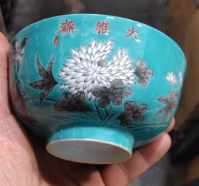 清蓝釉墨彩菊花纹碗