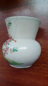 民国洪宪粉彩渣斗标本，品相尺寸如图自定吧。