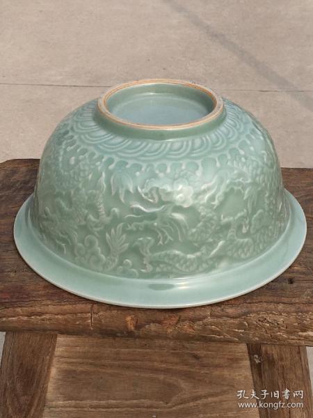 旧藏青瓷龙泉窑瓷器九龙纹大碗高度118mm 直径256mm 重量1510g 三斤