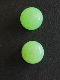 绿色玉珠（两颗）