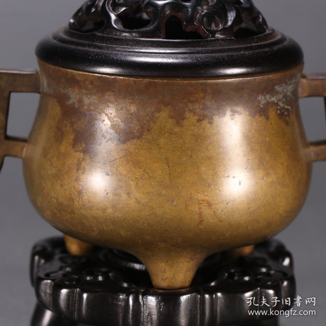 铜胎三足香薰炉