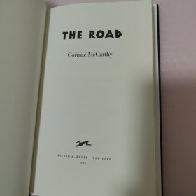 The Road ，道路，精装毛边书