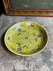567瓷，70年代左右，19厘米景德镇黄地粉彩洋莲双喜碟子一块2y