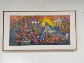 莫雄（1960年—）是中国当代著名油画家，江苏常州人，祖籍浙江绍兴，1986年毕业于南京艺术学院并留校任教，现为中国美术家协会会员。‌他以融合中国传统精神与西方油画技法著称，作品涵盖花卉、山水、静物等题材，代表作包括《暖阳》《如意图》《追忆江南》等，曾获全国美展铜奖，并被评价为“当代中国最具收藏潜力画家之一”。花鸟一幅48X97纸本镜框，保真包退。