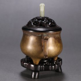 铜胎三足香薰炉